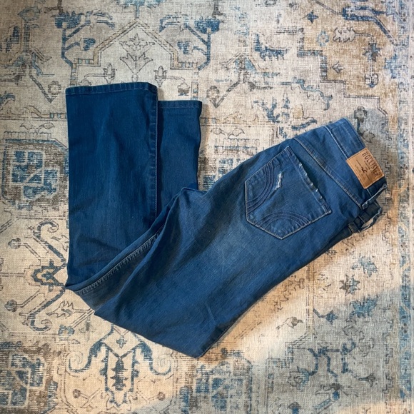 Hollister Distressed Jeans - Picture 4 of 4